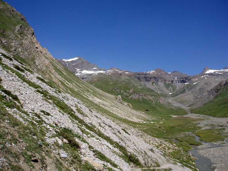 Refuge de Prariond in the distance (2300m)