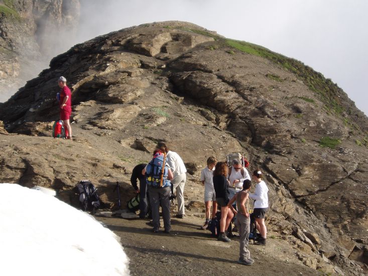 Arriving at Col de la Lose (2957m)