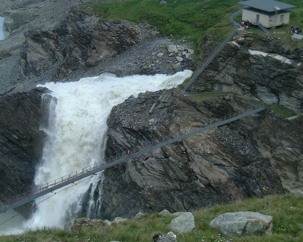 Bridge over Lac du Dix