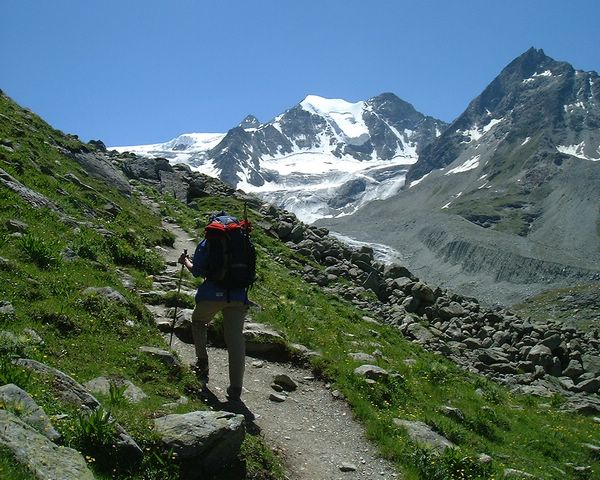 Climbing towards the refuge